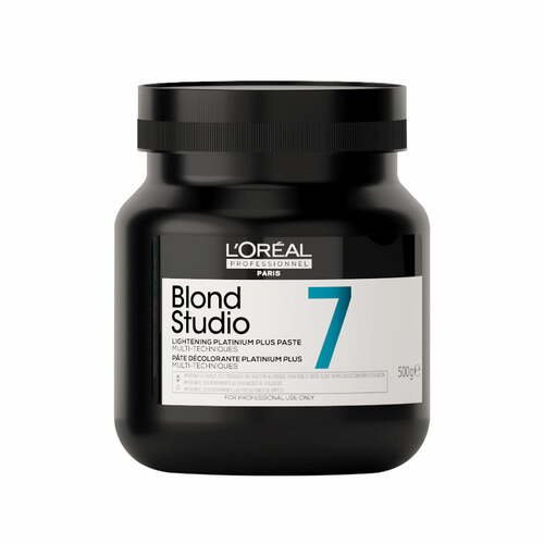 Czarny słoik farby do włosów L’Oréal Blond Studio 7 na białym tle.