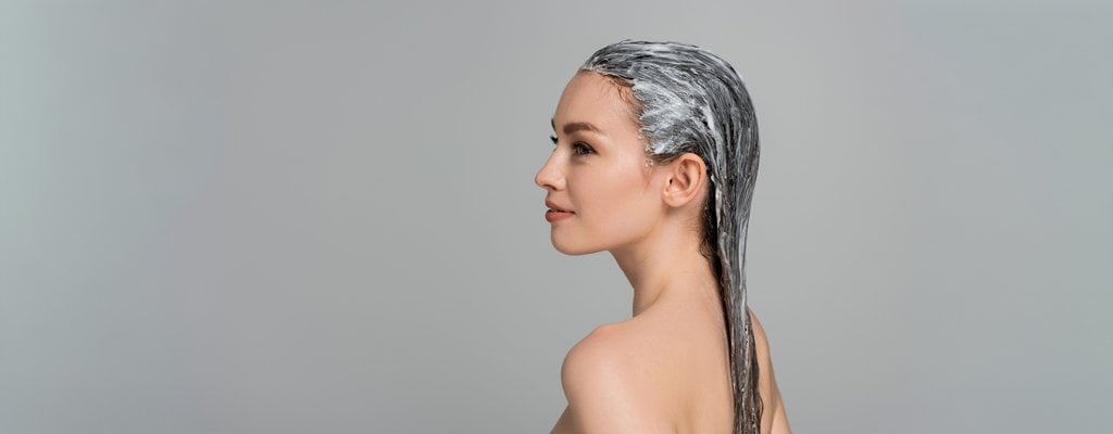 Na ratunek zniszczonym włosom, czyli maska emolientowa w Twojej łazience