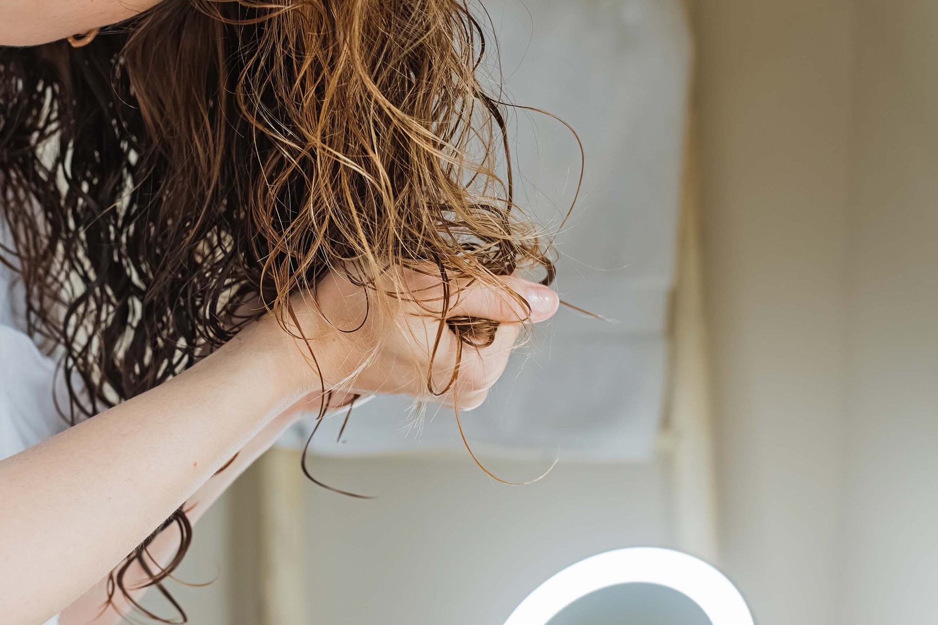sciskanie wlosow